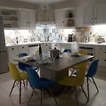 Ferienhaus Le Chateau Du Bonheur, Piscine Ouverte Du 1er Juin Au 30 Septembre , Sauna Et Jacuzzi