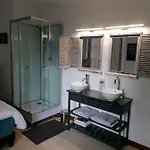 Le Chateau Du Bonheur, Piscine Ouverte Du 1er Juin Au 30 Septembre , Sauna Et Jacuzzi *