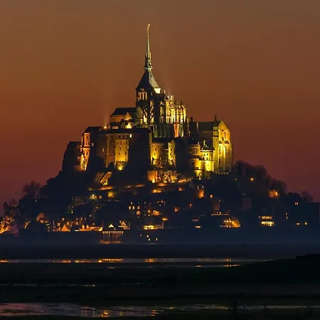 Le Chateau Du Bonheur, Piscine Ouverte Du 1er Juin Au 30 Septembre , Sauna Et Jacuzzi Ferienhaus Le Loreur