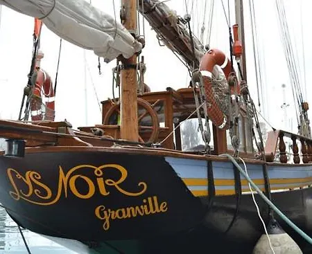 Le Chateau Du Bonheur, Piscine, Sauna Et Jacuzzi Σπίτι διακοπών