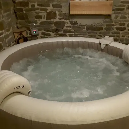 Le Chateau Du Bonheur, Piscine Chauffee Ouverte Du 1er Juin Au 30 Septembre , Sauna Et Jacuzzi * Le Loreur