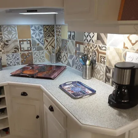 Le Chateau Du Bonheur, Piscine, Sauna Et Jacuzzi *