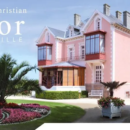 Le Chateau Du Bonheur, Piscine, Sauna Et Jacuzzi *