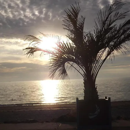 Le Chateau Du Bonheur, Piscine, Sauna Et Jacuzzi *