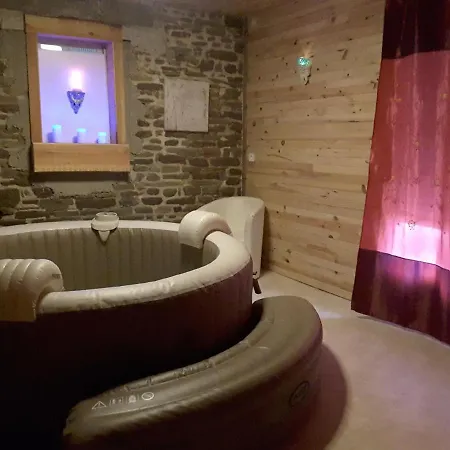 בית נופש Le Chateau Du Bonheur, Piscine Ouverte Du 1er Juin Au 30 Septembre , Sauna Et Jacuzzi