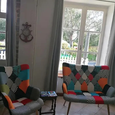 Semesterbostad Le Chateau Du Bonheur, Piscine, Sauna Et Jacuzzi Le Loreur