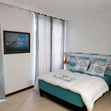 Le Chateau Du Bonheur, Piscine Ouverte Du 1er Juin Au 30 Septembre , Sauna Et Jacuzzi בית נופש Le Loreur