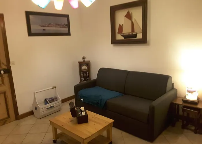 Holiday home Le Chateau Du Bonheur, Piscine, Sauna Et Jacuzzi