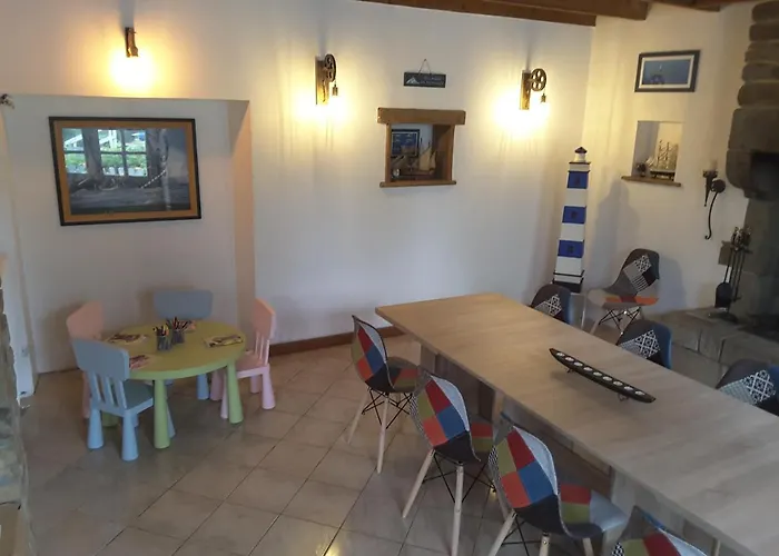 Le Chateau Du Bonheur, Piscine, Sauna Et Jacuzzi Holiday home *