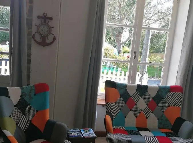 بيت للعطل Le Chateau Du Bonheur, Piscine, Sauna Et Jacuzzi Le Loreur