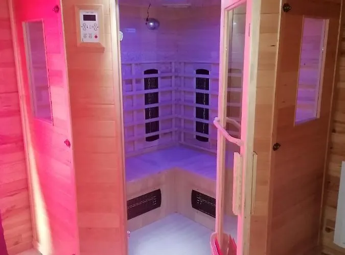 Holiday home Le Chateau Du Bonheur, Piscine, Sauna Et Jacuzzi