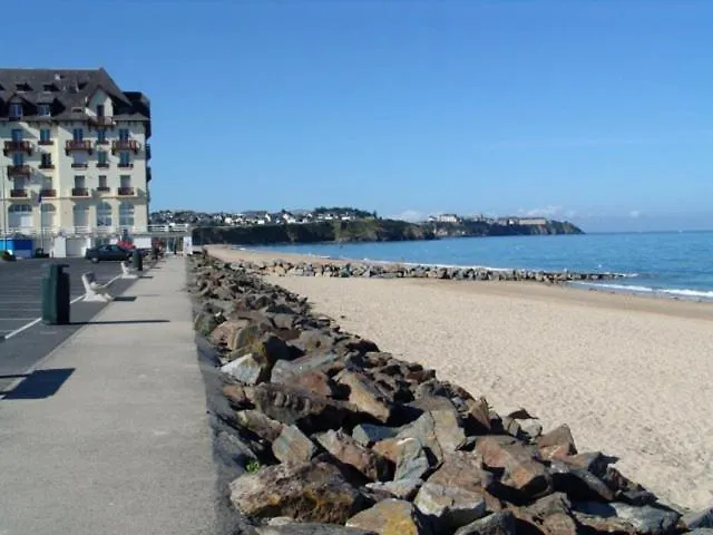 Le Chateau Du Bonheur, Piscine, Sauna Et Jacuzzi Holiday home *