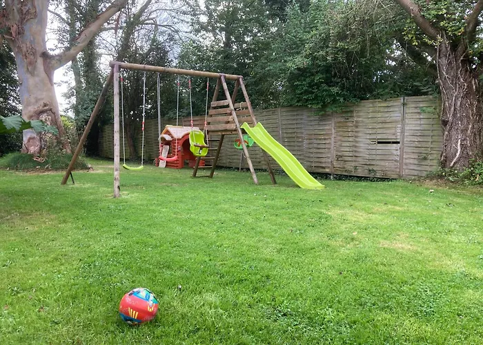 Holiday home Le Chateau Du Bonheur, Piscine, Sauna Et Jacuzzi *